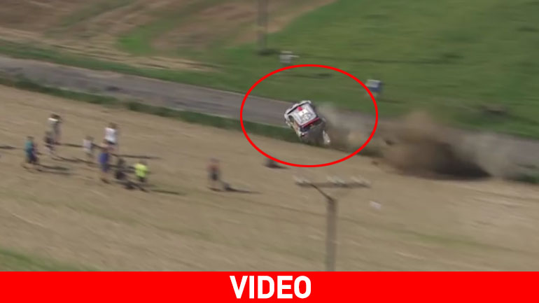 Απίστευτη… τούμπα αγωνιστικού αυτοκινήτου